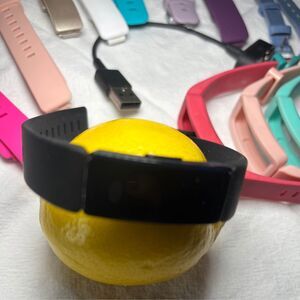 Fitbit Inspire HR tracker with Extra Bands